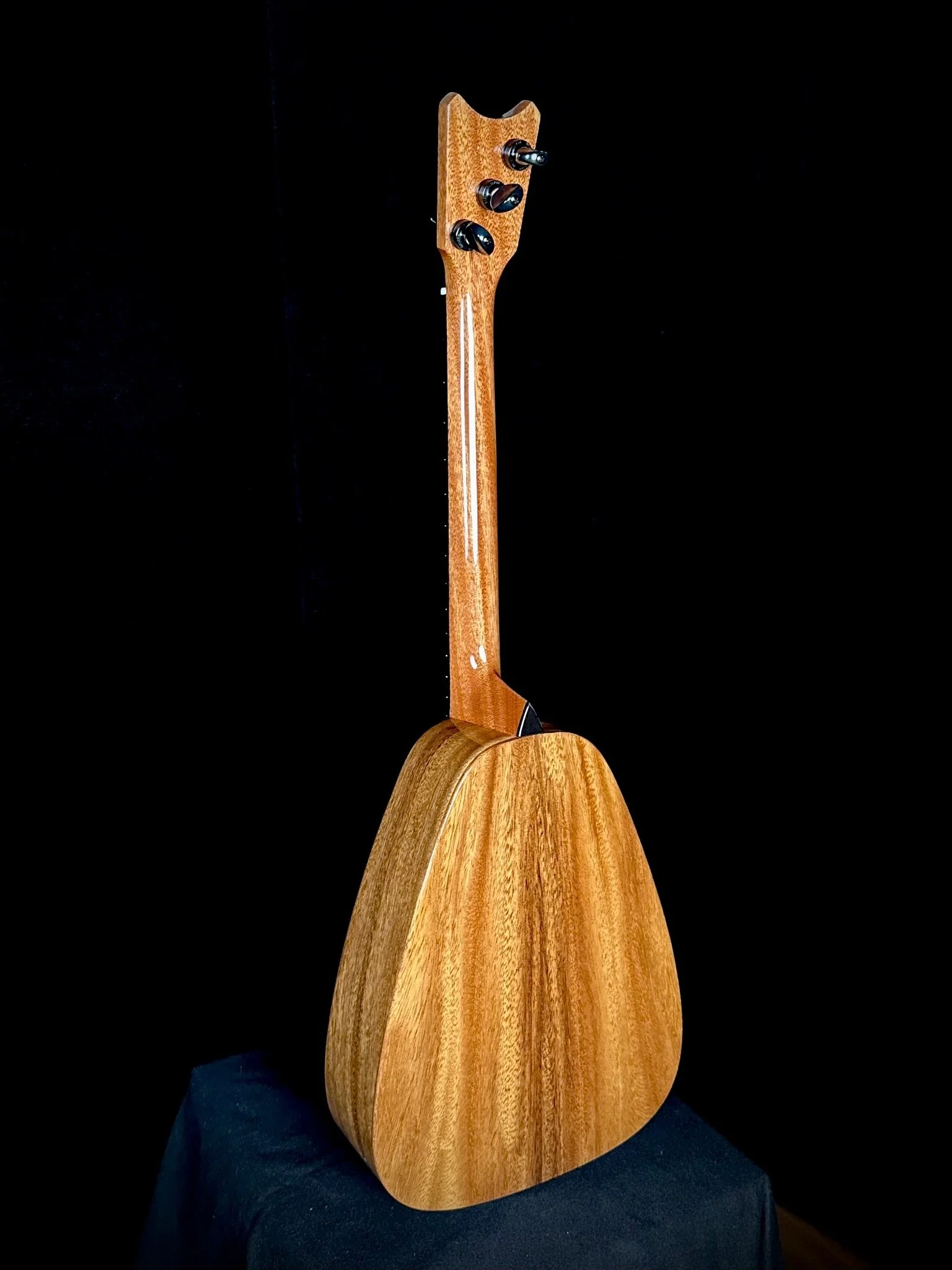 ʻEkolu Tiny Tenor Phoenix 24002 | Romero Creations